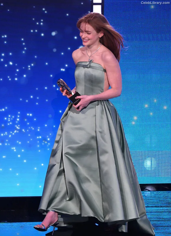Sadie Sink photo 24 of 1907
