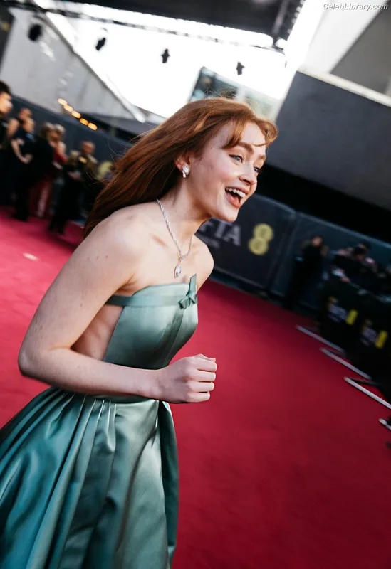 Sadie Sink photo 3 of 1907