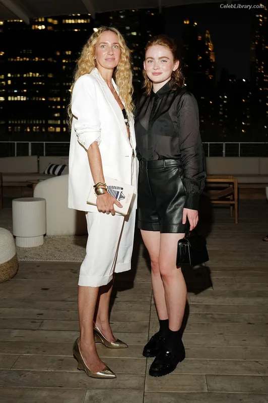 Sadie Sink photo 14 of 1907