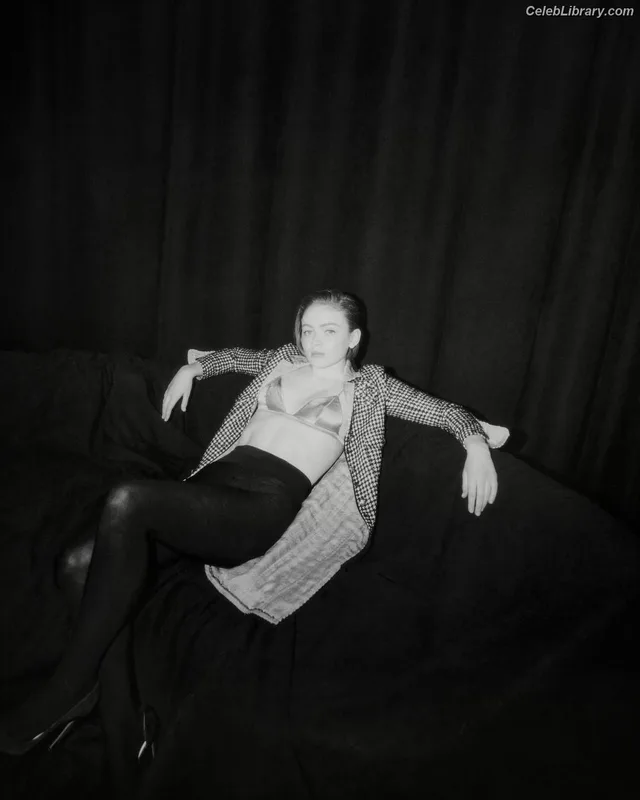 Sadie Sink photo 24 of 1907