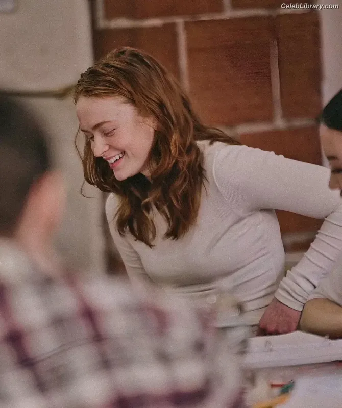 Sadie Sink photo 11 of 1907