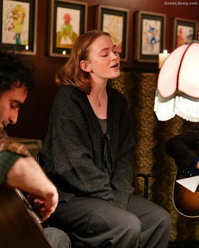 Sadie Sink photo 19 of 1907