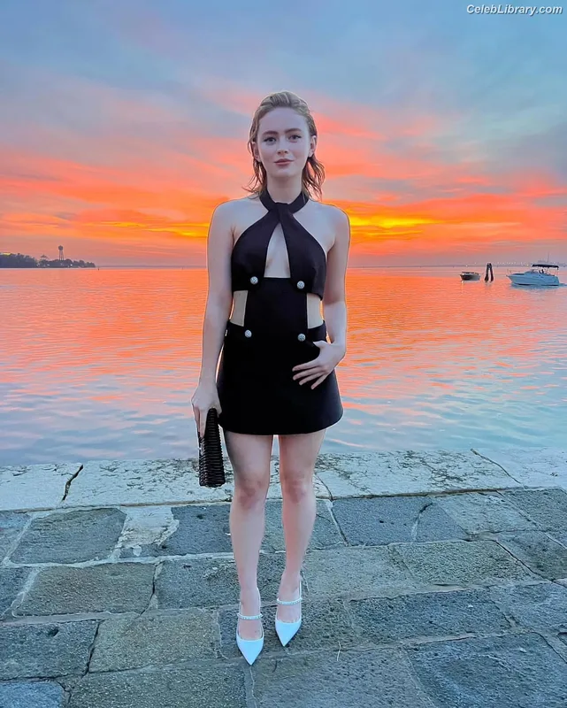 Sadie Sink photo 23 of 1907