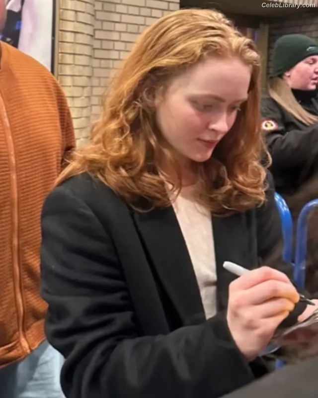 Sadie Sink photo 12 of 1907