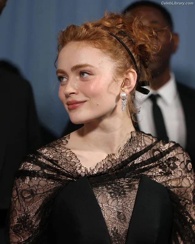 Sadie Sink photo 12 of 1907