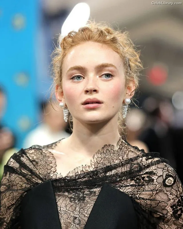 Sadie Sink photo 16 of 1907