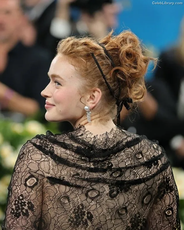 Sadie Sink photo 19 of 1907