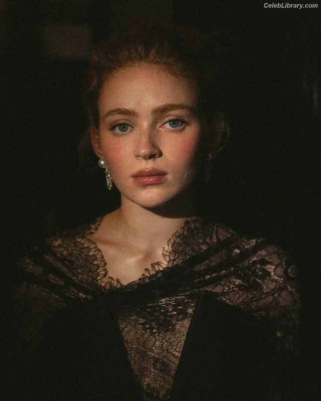 Sadie Sink photo 2 of 1907