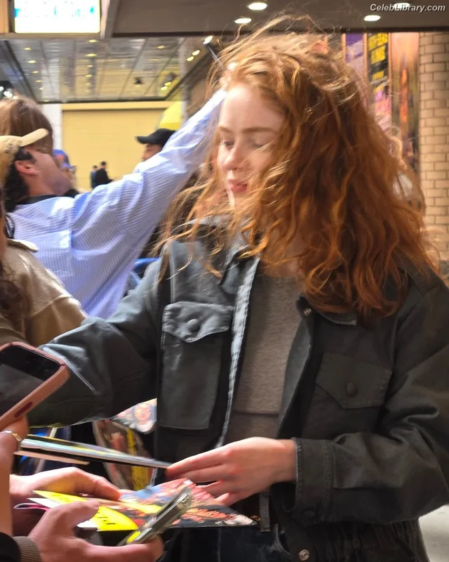 Sadie Sink photo 6 of 1907