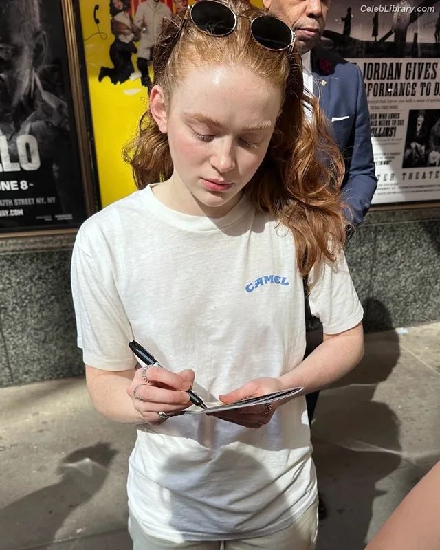 Sadie Sink photo 9 of 1907