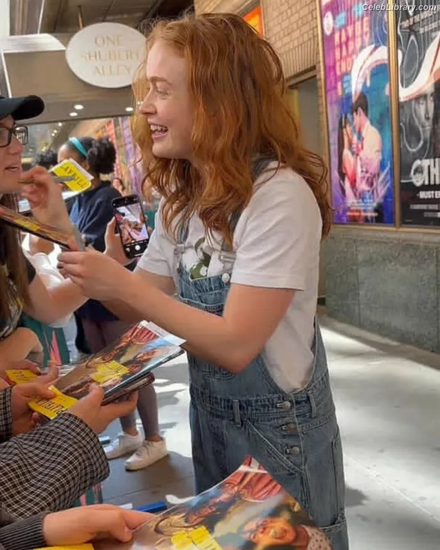 Sadie Sink photo 10 of 1907