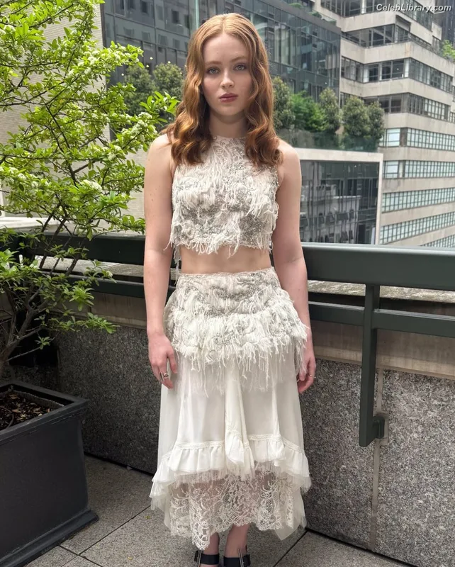 Sadie Sink photo 11 of 1907