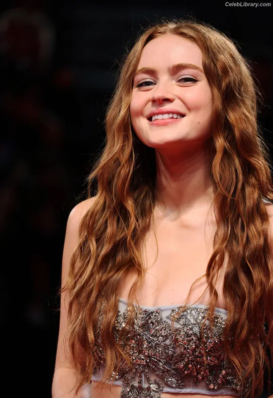 Sadie Sink photo 15 of 1907
