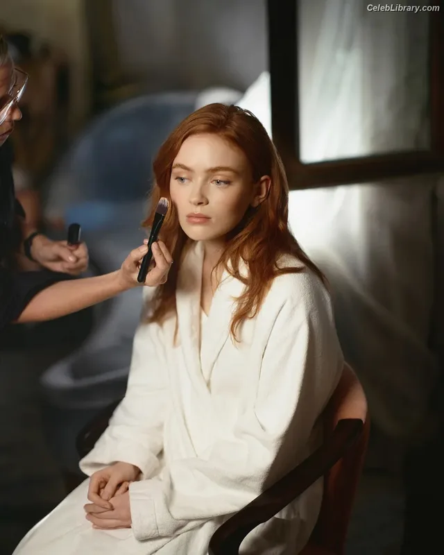 Sadie Sink photo 3 of 1907