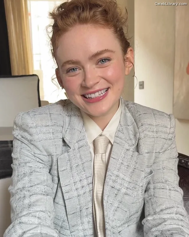 Sadie Sink photo 9 of 1907