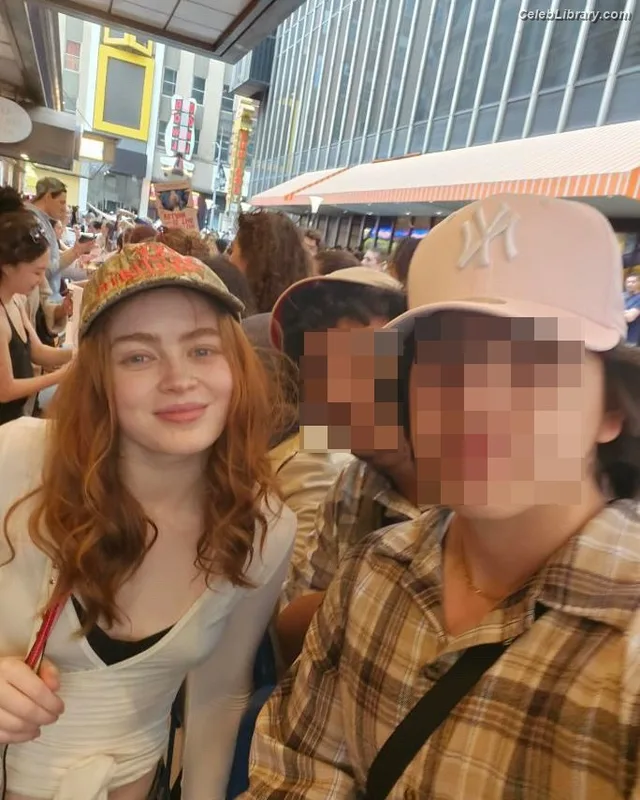 Sadie Sink photo 8 of 1907