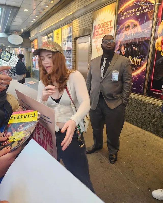 Sadie Sink photo 9 of 1907