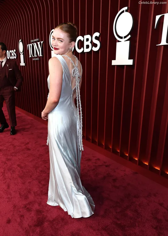 Sadie Sink photo 7 of 1907