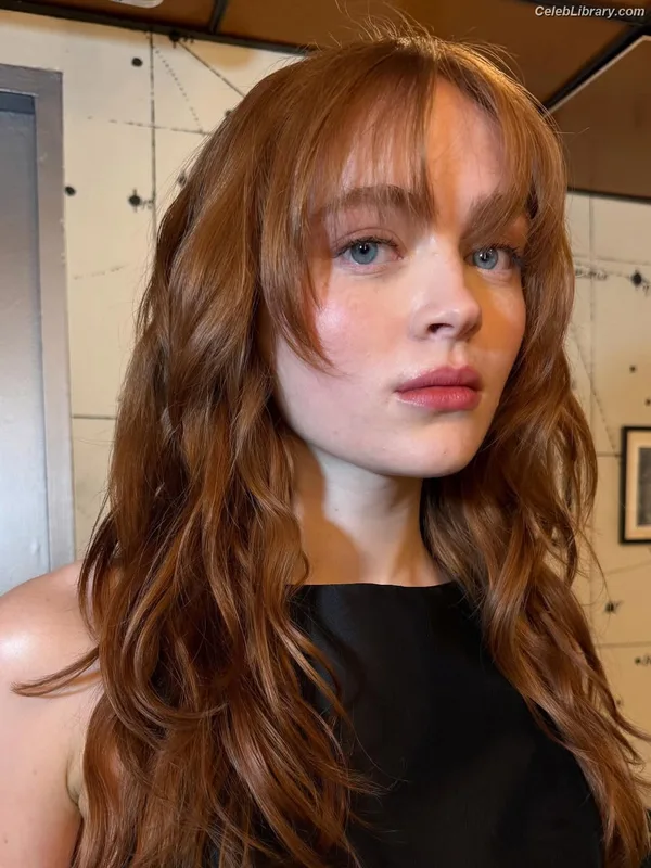 Sadie Sink photo 9 of 1907