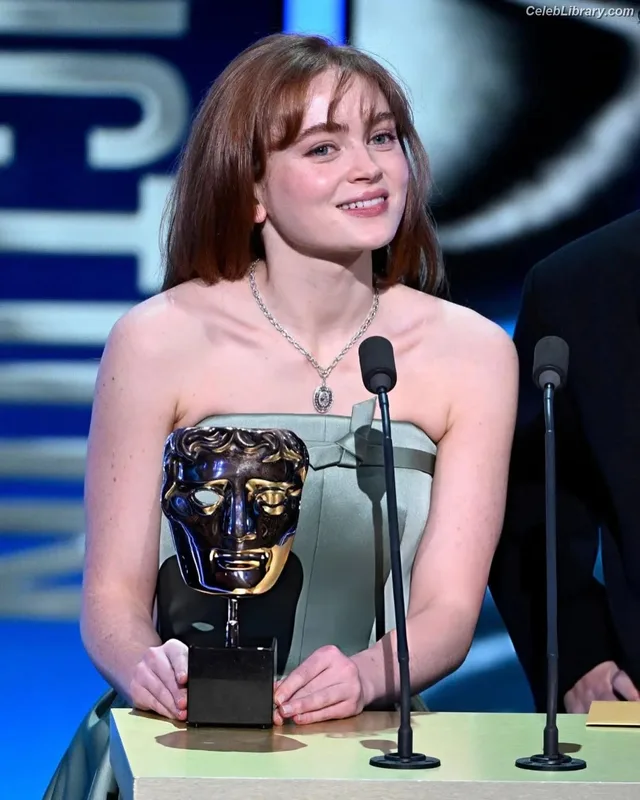 Sadie Sink photo 8 of 1907