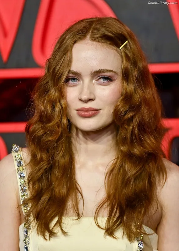 Sadie Sink photo 5 of 1907