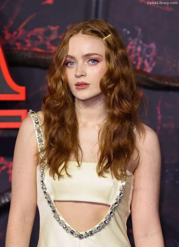 Sadie Sink photo 15 of 1907