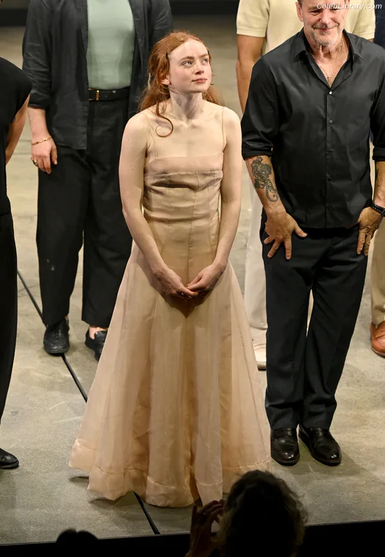 Sadie Sink photo 9 of 1907
