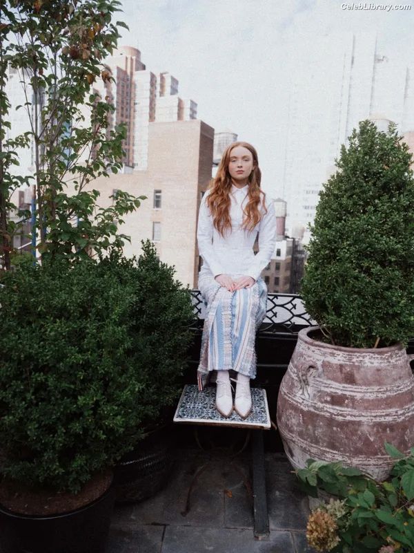 Sadie Sink photo 4 of 1907