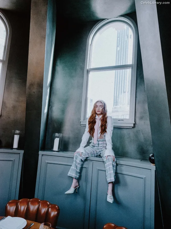 Sadie Sink photo 10 of 1907