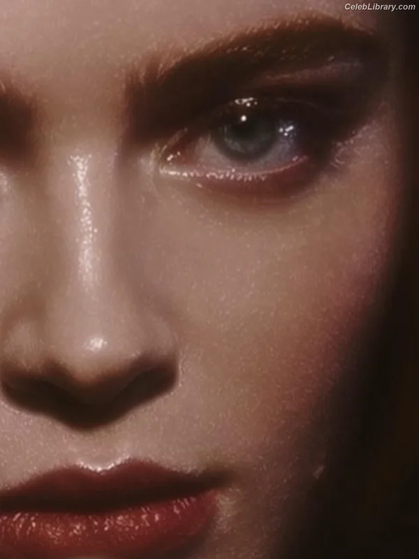 Sadie Sink photo 22 of 1907
