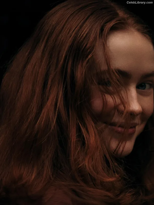 Sadie Sink photo 2 of 1907