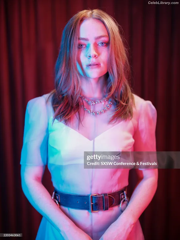 Sadie Sink photo 8 of 1907