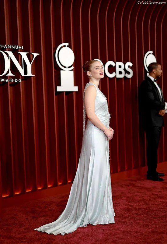Sadie Sink photo 1 of 1907