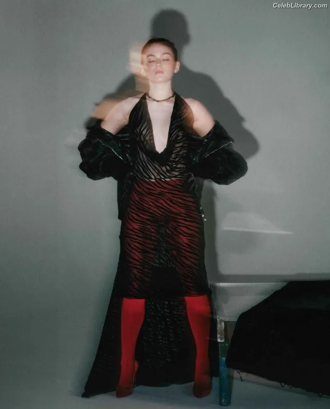 Sadie Sink photo 11 of 1907