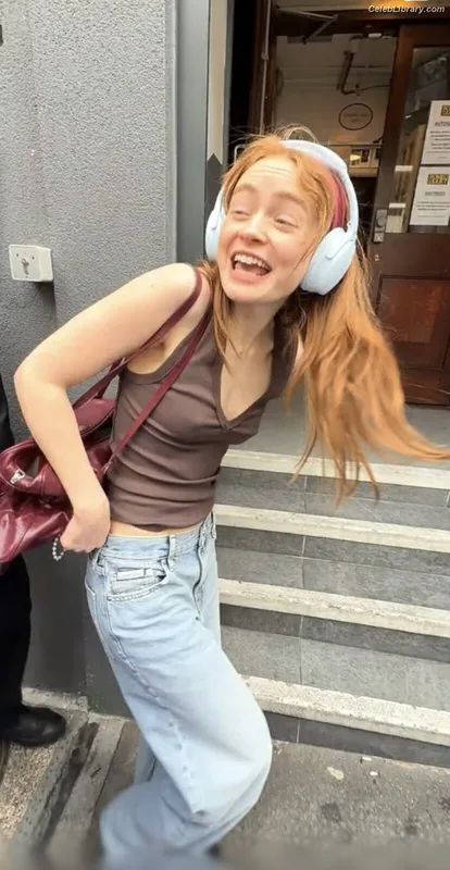 Sadie Sink photo 23 of 1907