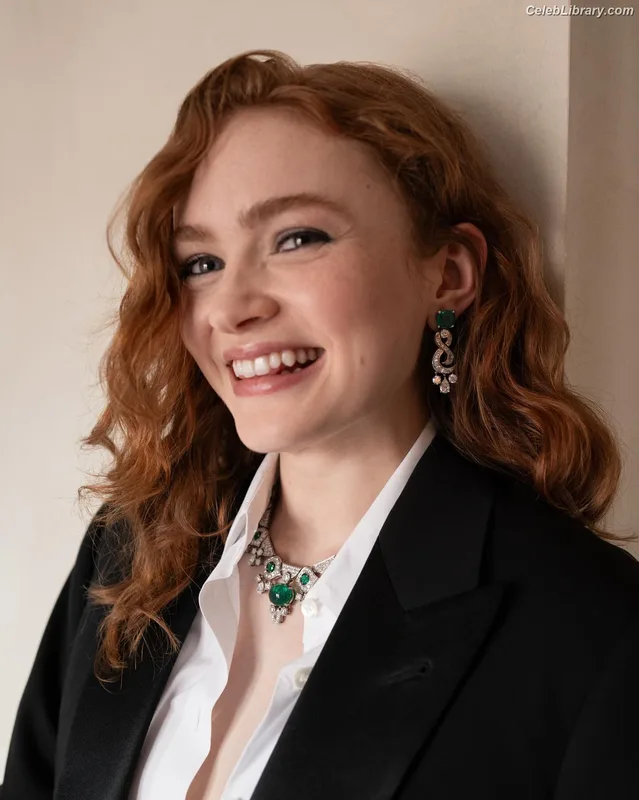 Sadie Sink photo 5 of 1907