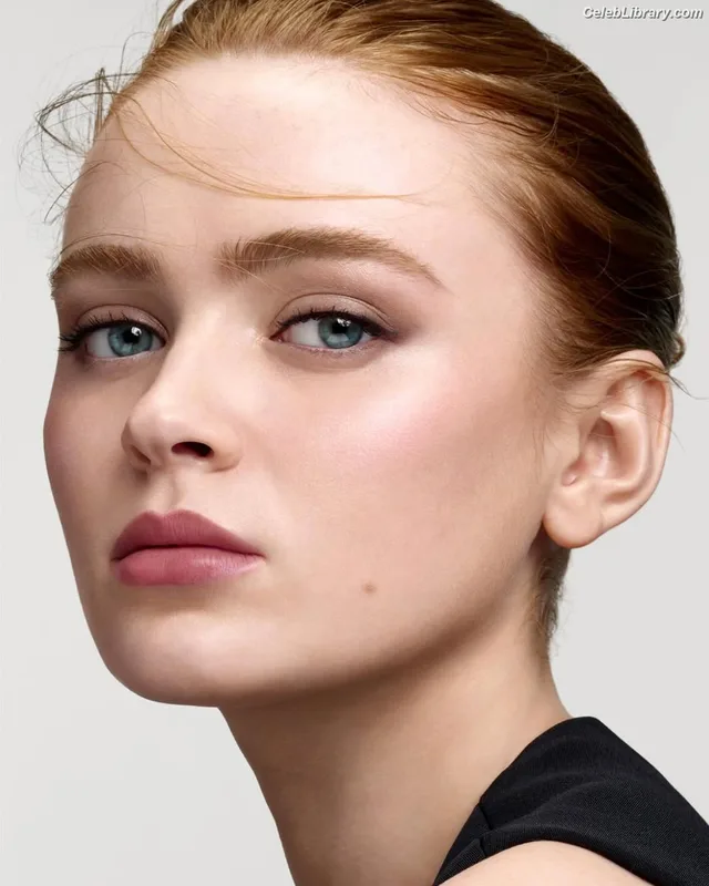 Sadie Sink photo 18 of 1907