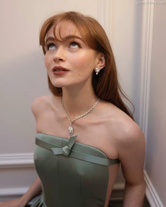 Sadie Sink photo 2 of 1907