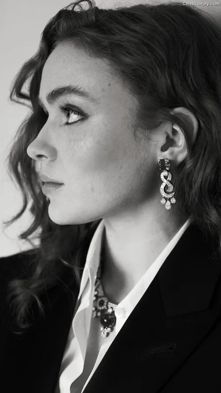 Sadie Sink photo 5 of 1907