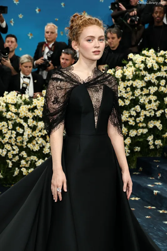 Sadie Sink photo 15 of 1907