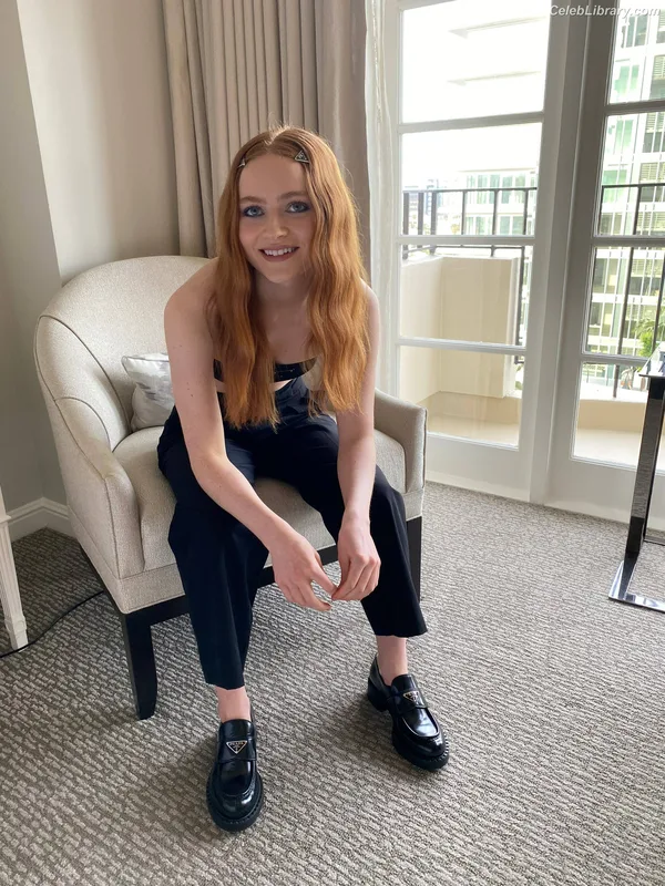 Sadie Sink photo 5 of 1907