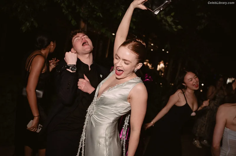 Sadie Sink photo 23 of 1907