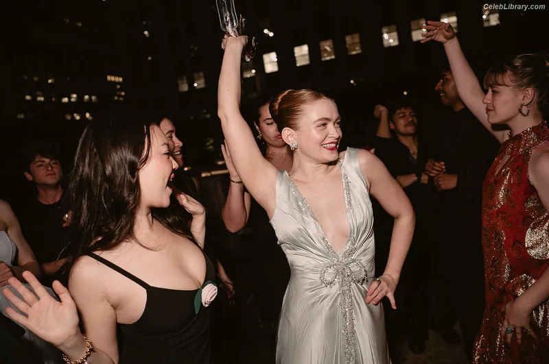 Sadie Sink photo 1 of 1907