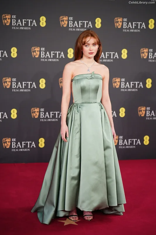 Sadie Sink photo 4 of 1907