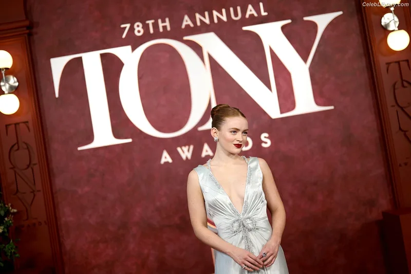 Sadie Sink photo 7 of 1907