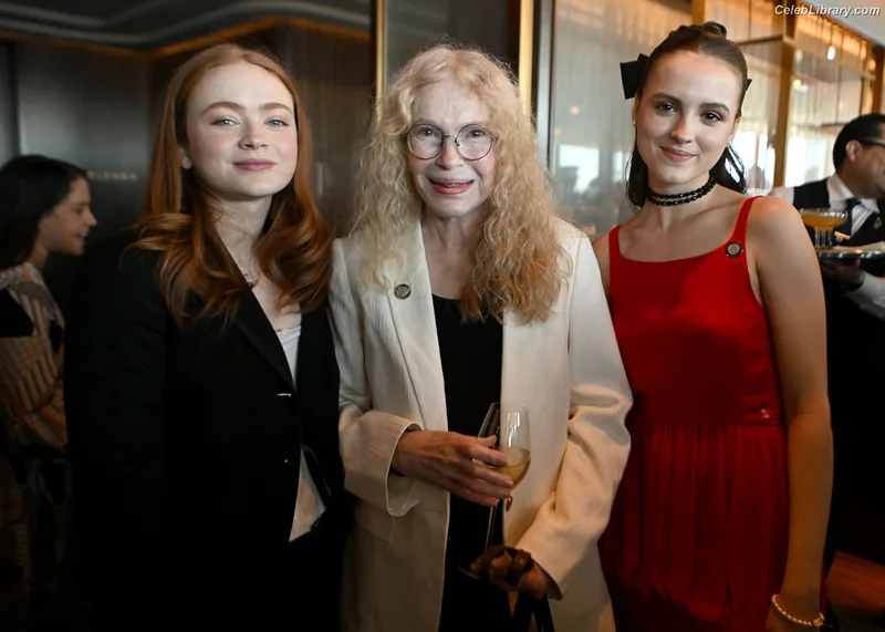 Sadie Sink photo 10 of 1907
