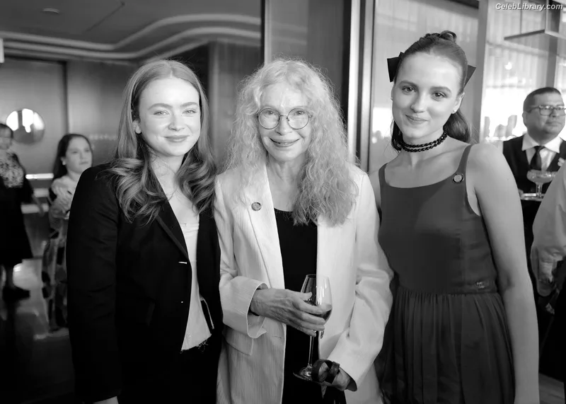 Sadie Sink photo 22 of 1907