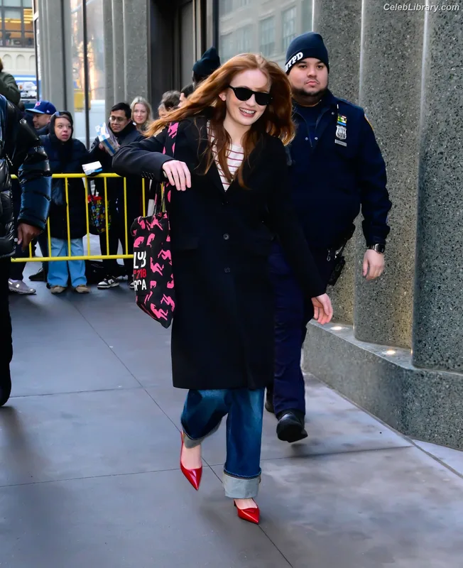Sadie Sink photo 5 of 1907