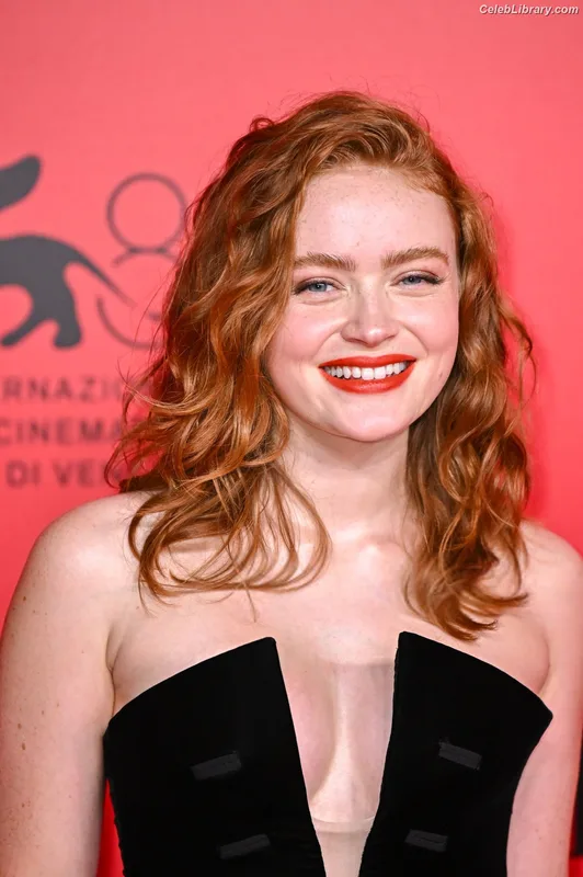 Sadie Sink photo 7 of 1907