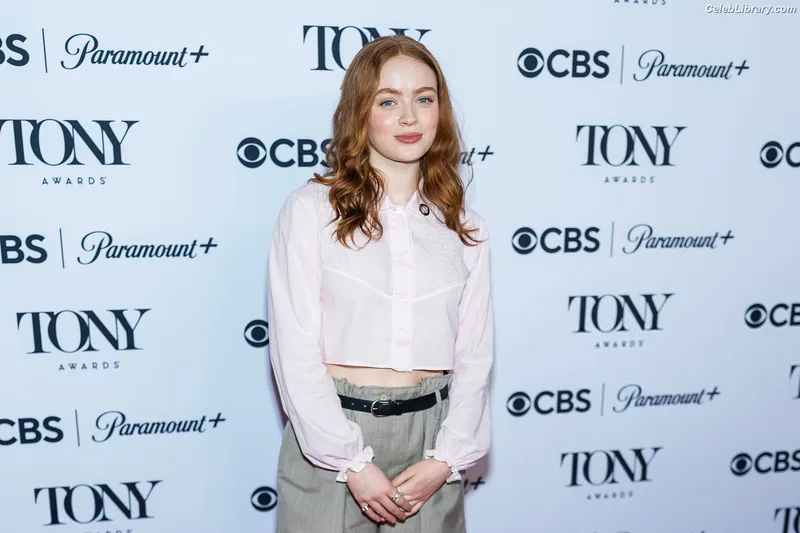 Sadie Sink photo 11 of 1907